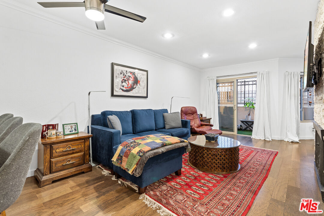 Property Photo:  141 S Clark Dr  CA 90048 