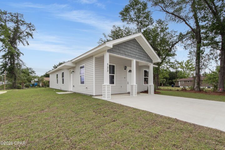 Property Photo: 533 E 9th Street FL 32401