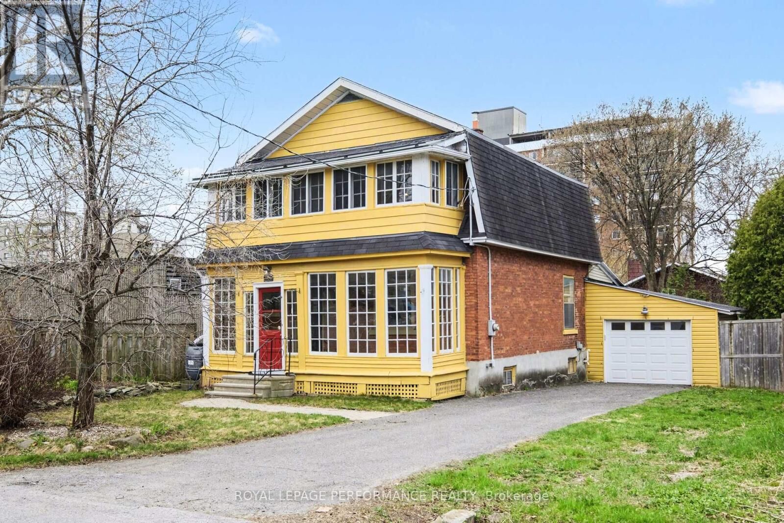 Property Photo: 506 Wentworth Avenue ON K2B 5K1