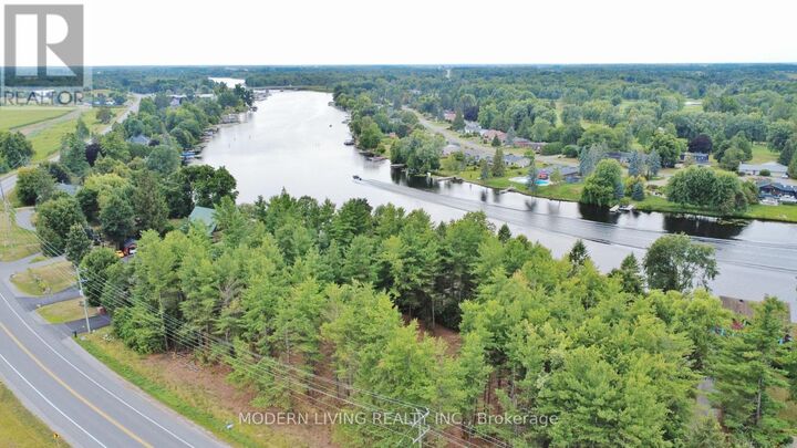 Property Photo:  2620 River Road West  ON K4M 1B4 