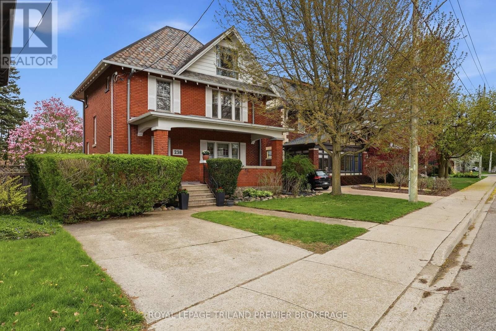Property Photo:  238 Ridout Street South  ON N6C 3Y4 