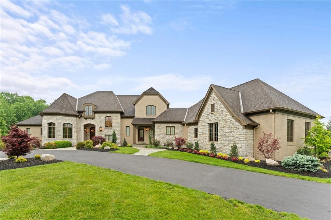 Property Photo:  9020 Whisperinghill Drive  OH 45242 