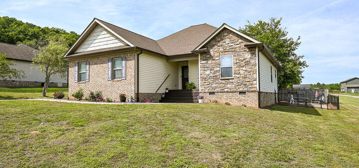 Property Photo:  111 Hall Norwood Road SE  TN 37311 