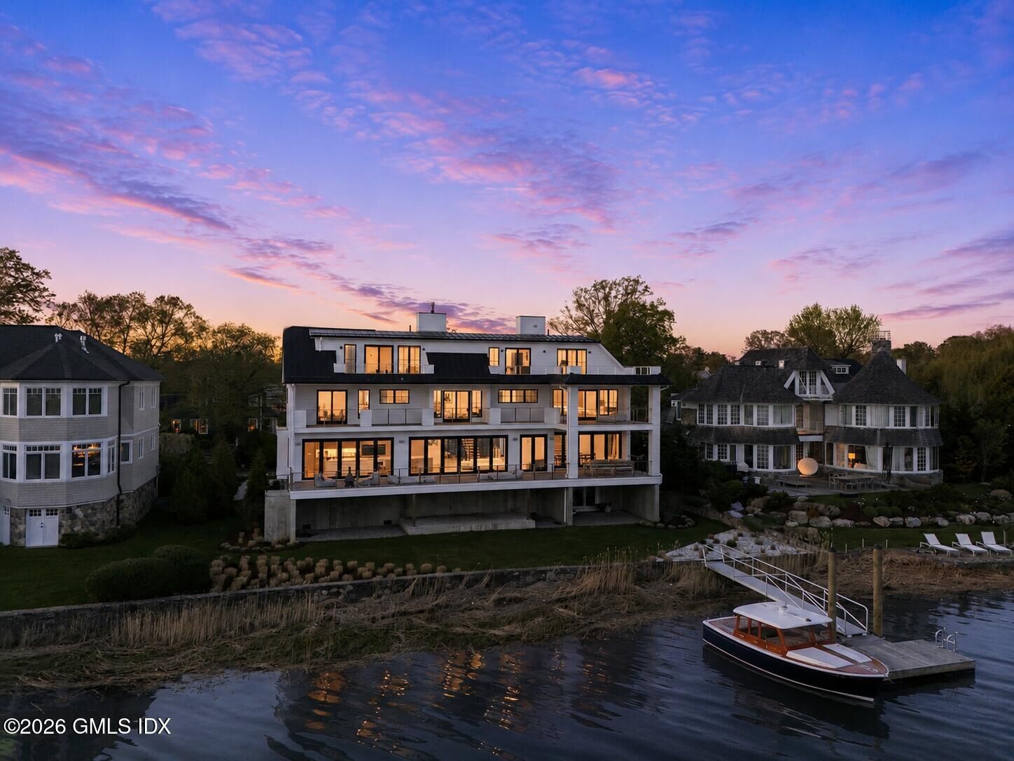 Property Photo:  4 Little Cove Lane  CT 06870 