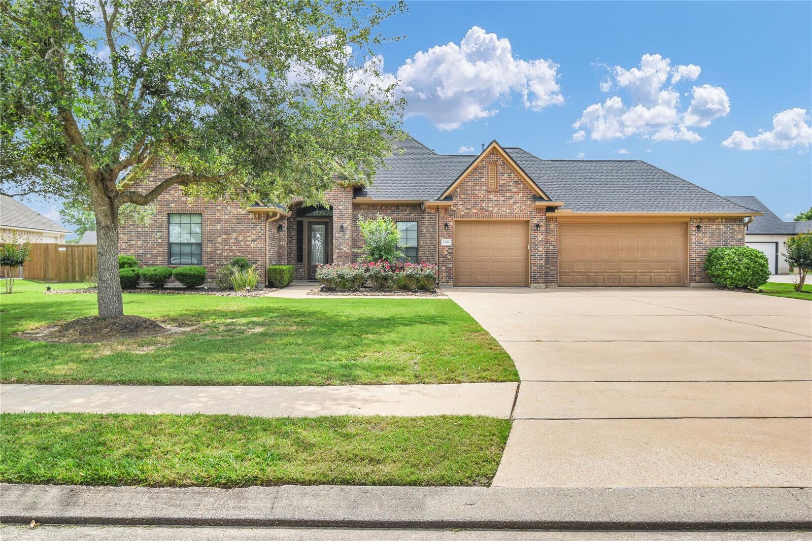 Property Photo:  1100 Southern Oaks Drive  TX 77515 