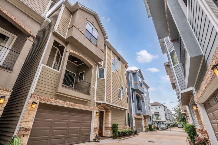 Property Photo:  1219 W 25th Street B  TX 77008 