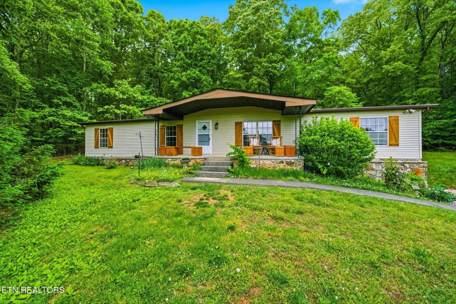 Property Photo:  1440 Oren White Rd  TN 37771 