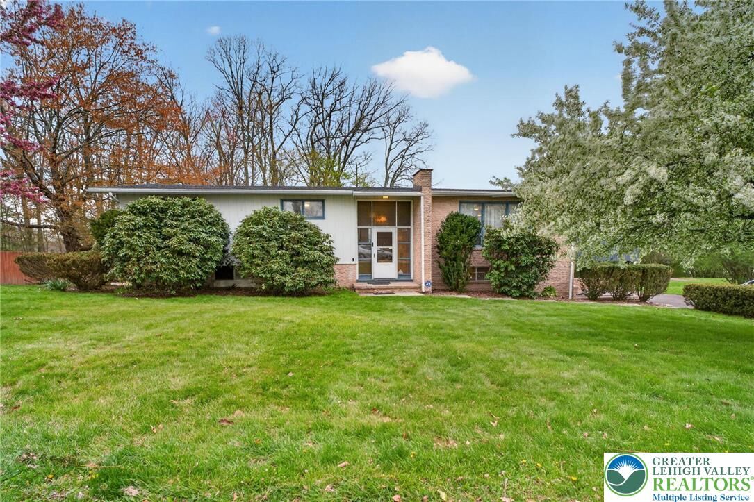Property Photo:  1 Powell Street  PA 18707 