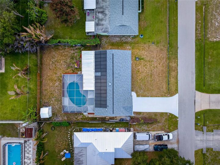 Property Photo:  214 SE Duval Avenue  FL 34983 