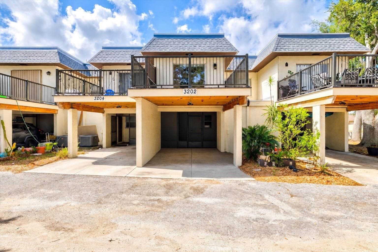 Property Photo:  3202 Ramblewood Drive N  FL 34237 