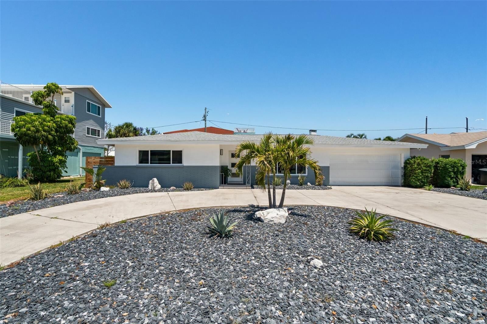 Property Photo:  2671 W Bay Isle Drive SE  FL 33705 