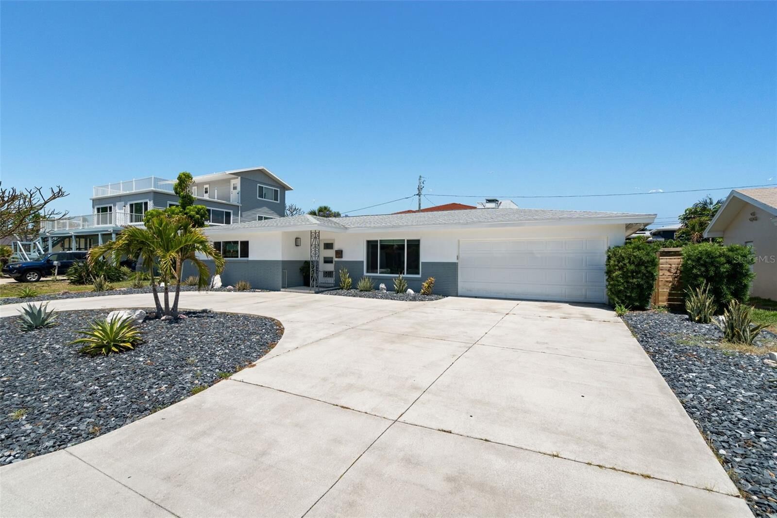 Property Photo:  2671 W Bay Isle Drive SE  FL 33705 