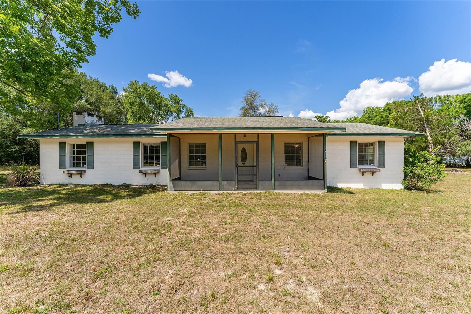Property Photo:  415 SE Adams Street  FL 32643 