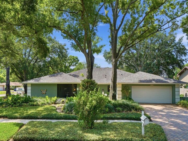 Property Photo:  5046 Barrowe Drive  FL 33624 