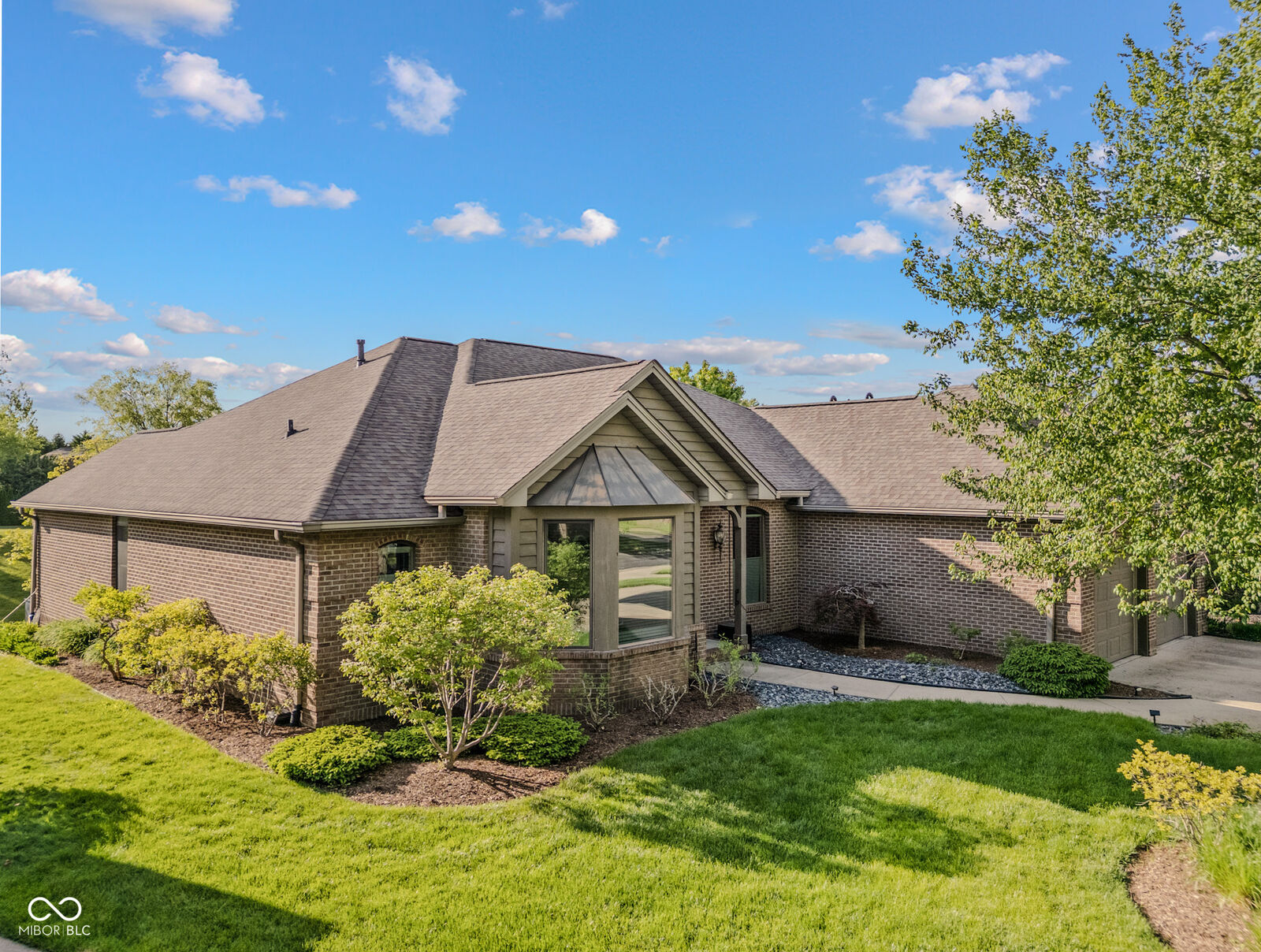 Property Photo:  1190 Pintail Court  IN 47201 