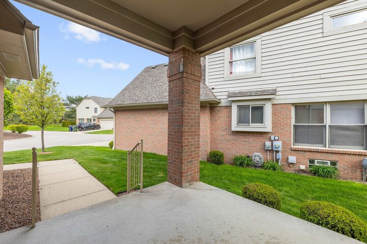 Property Photo:  43540 Inglenook Court  MI 48314 