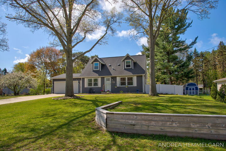 Property Photo:  1738 Columbus Street  MI 49424 