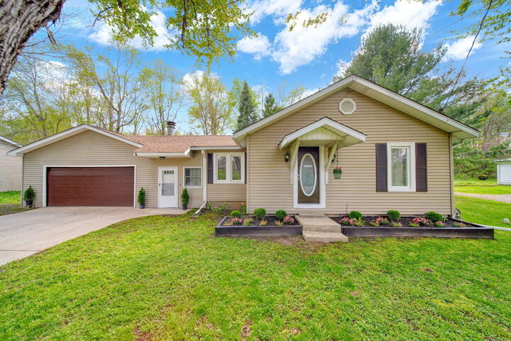 Property Photo:  5140 Clinton Road  MI 49201 