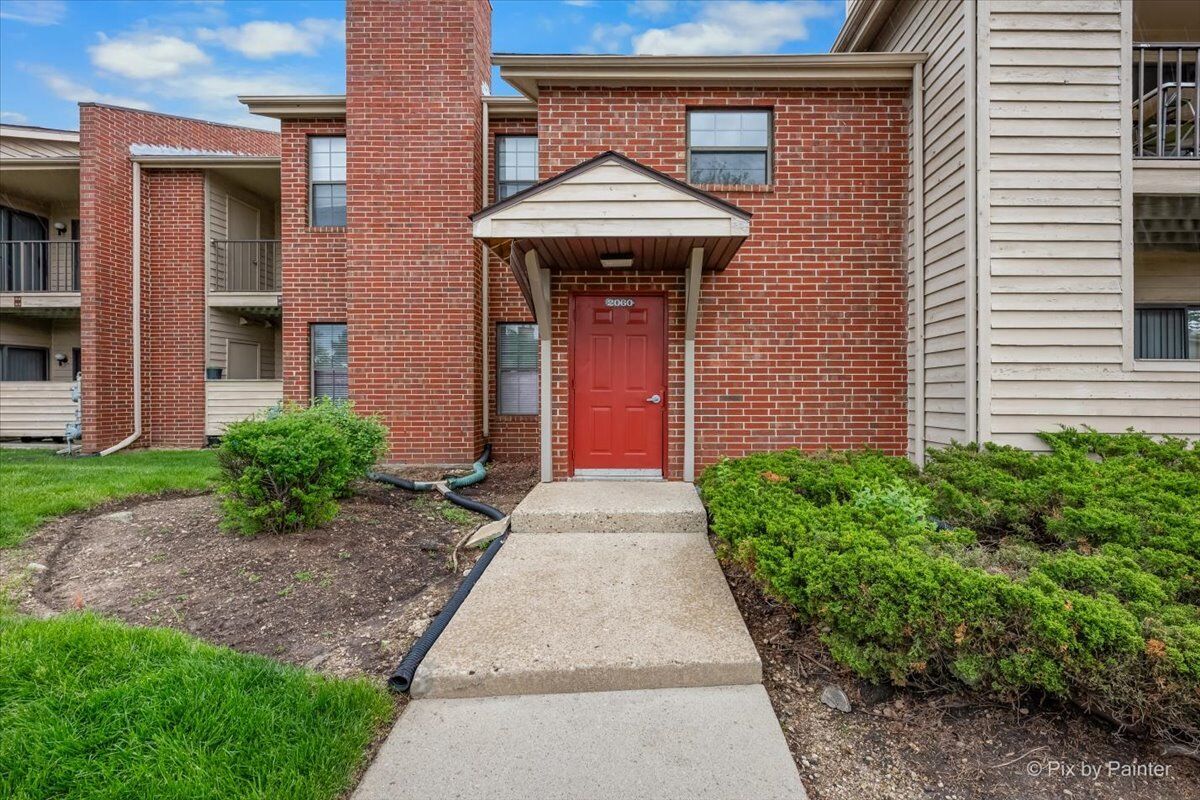 Property Photo:  2060 N Rand Road 101  IL 60074 