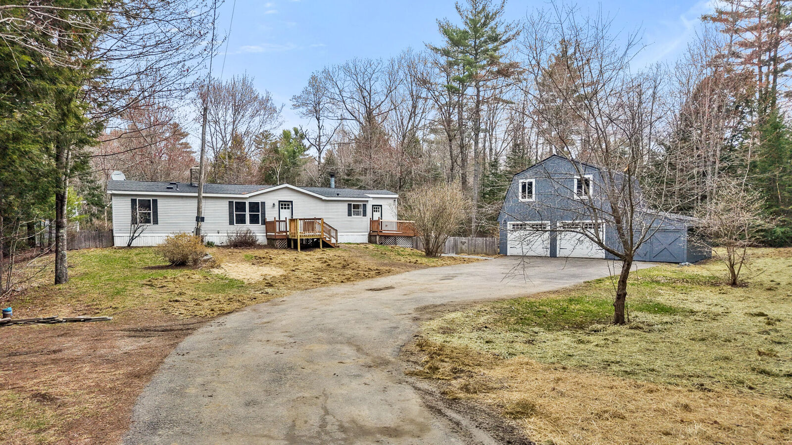 Property Photo:  85 Canaan Road  ME 04444 