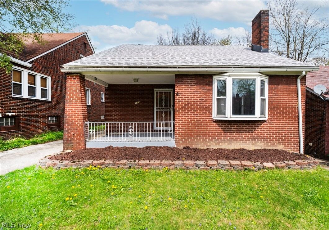 Property Photo:  130 Roslyn Drive  OH 44505 