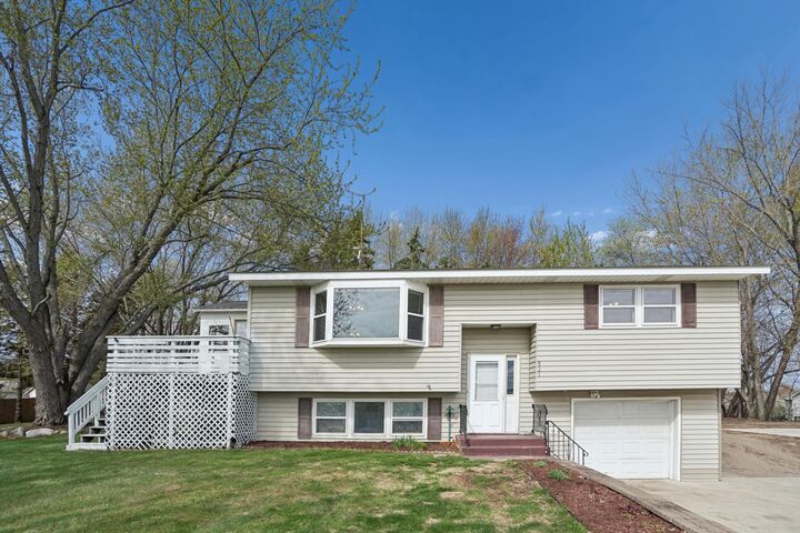 Property Photo:  521 Spruce Avenue N  MN 55358 