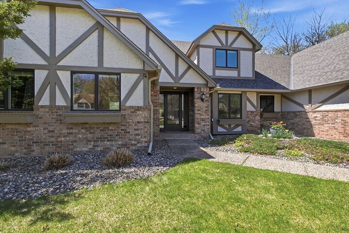 Property Photo:  1316 Summit Oaks Drive  MN 55337 