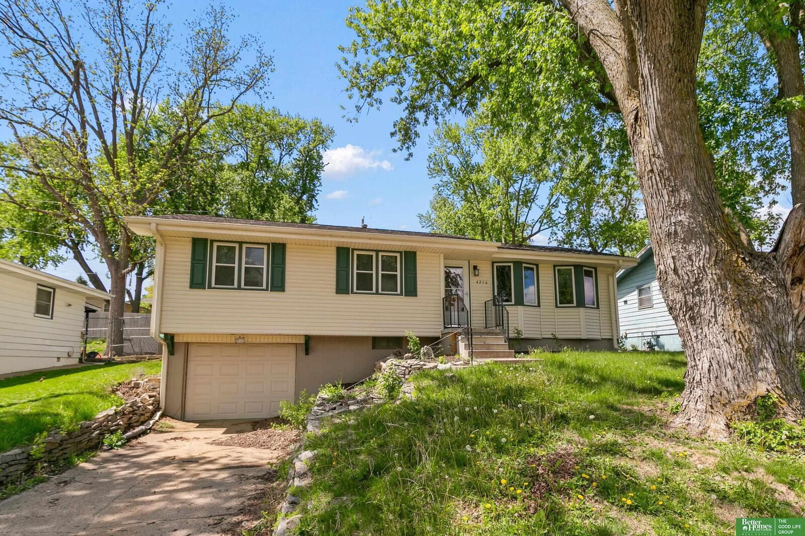 Property Photo:  4216 N 91st Street  NE 68134 