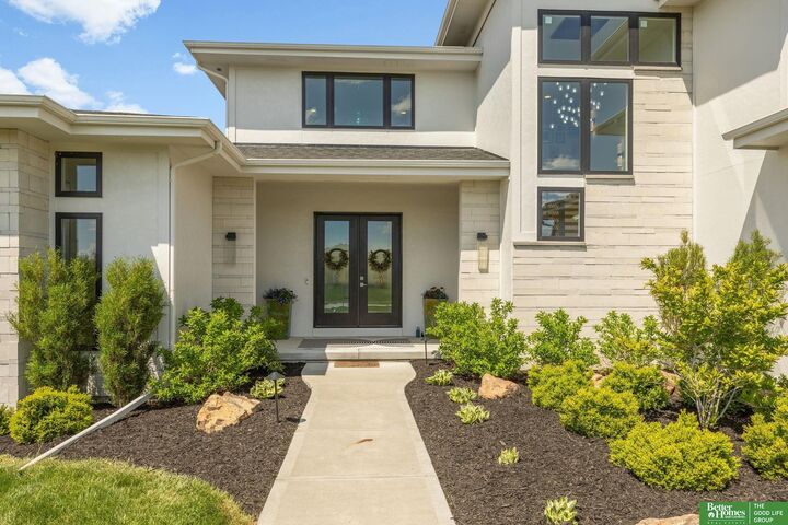 Property Photo:  6630 Pawnee Circle  NE 68152 