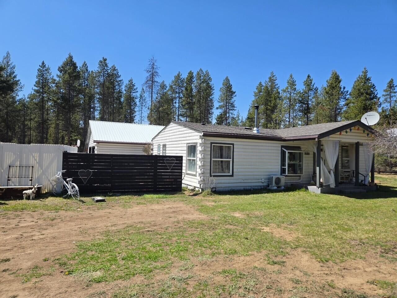 Property Photo:  54655 Husky Lane  OR 97707 