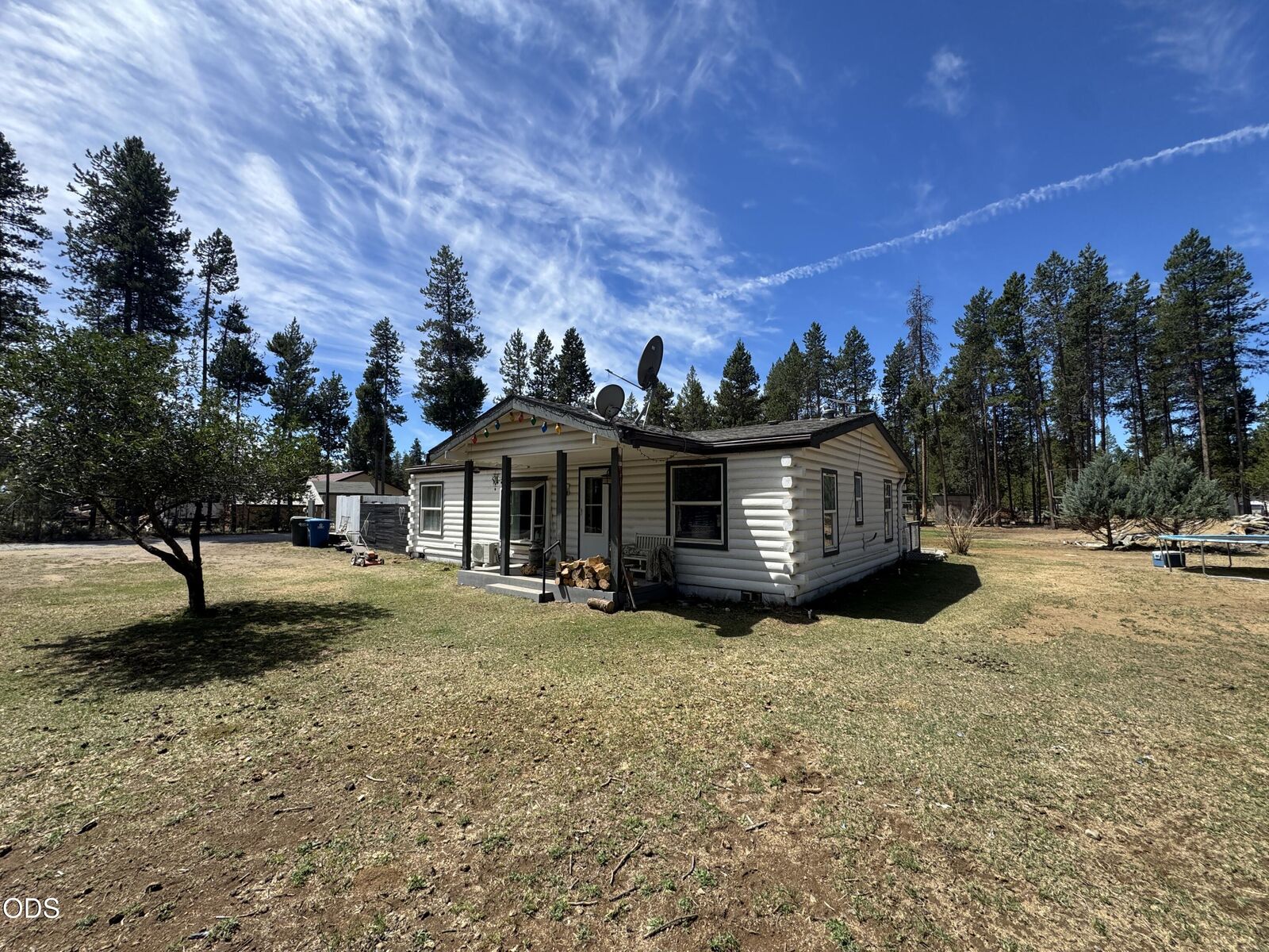 Property Photo: 54655 Husky Lane OR 97707