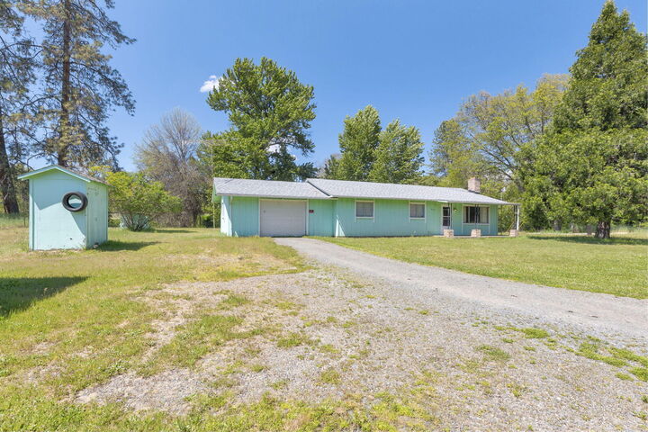 Property Photo:  637 Covered Bridge Road  OR 97537 