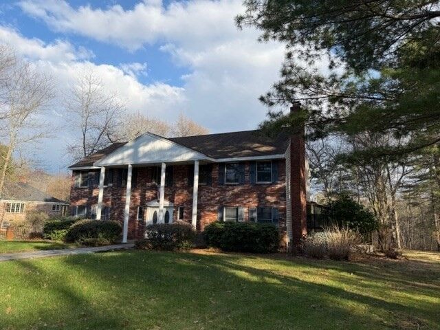 Property Photo:  10 Crestwood Rd  MA 01864 