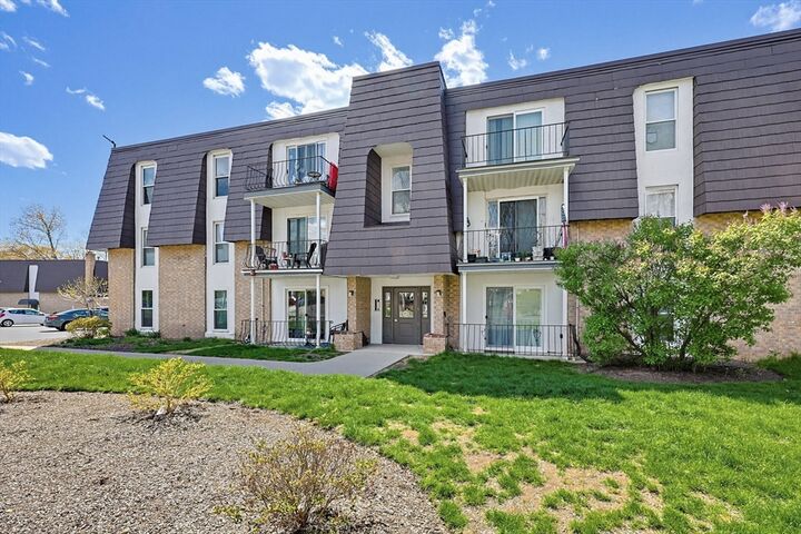 Property Photo:  23 Shadowbrook Ln 18  MA 01757 