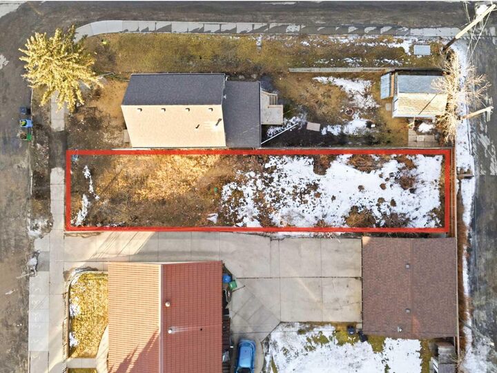 Property Photo: 68 7 Street NE AB T2E 4B7