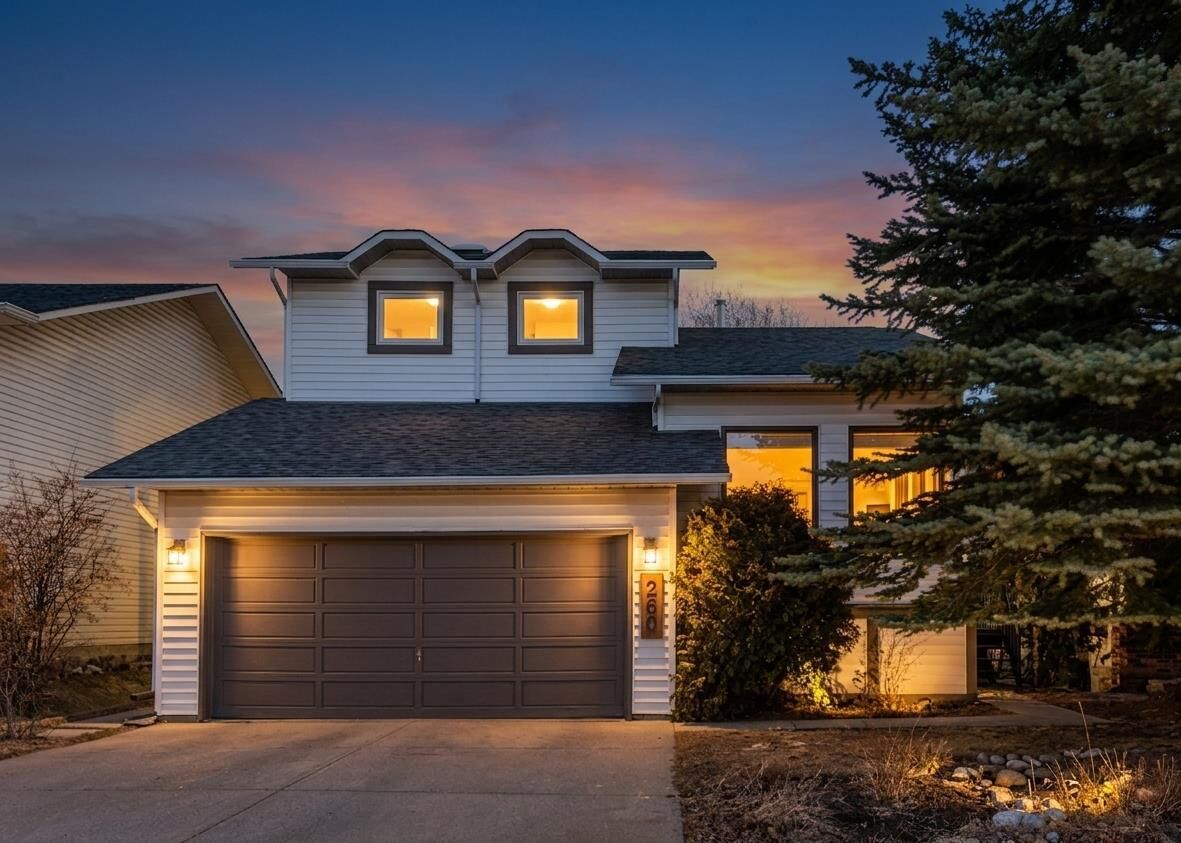 Property Photo:  260 Hawkwood Boulevard NW  AB T3G 3E8 