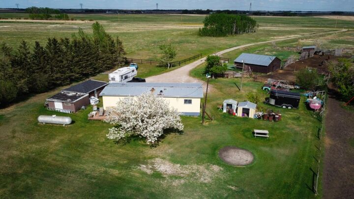 Property Photo: 240141 Range Road 274 AB T1X 2H9