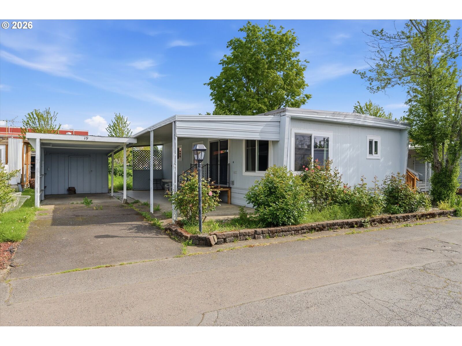 Property Photo:  612 N Cascade Dr  OR 97071 