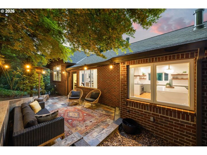 Property Photo:  1430 SW Highland Rd  OR 97221 