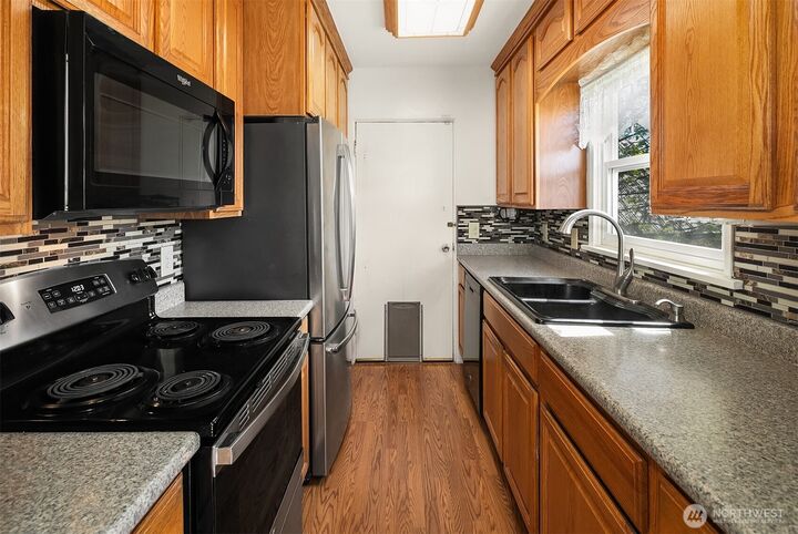Property Photo:  109 W 3rd Street  WA 98922 