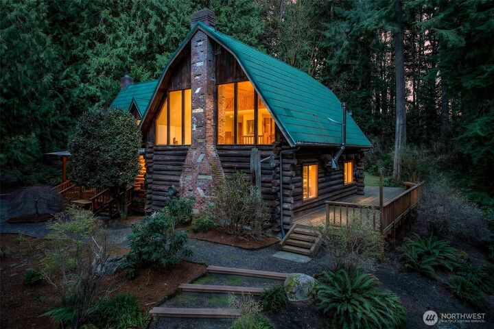 Property Photo:  18020  214th Avenue NE  WA 98077 