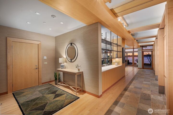 Property Photo:  5505  Lake Washington Boulevard NE 1-E  WA 98033 