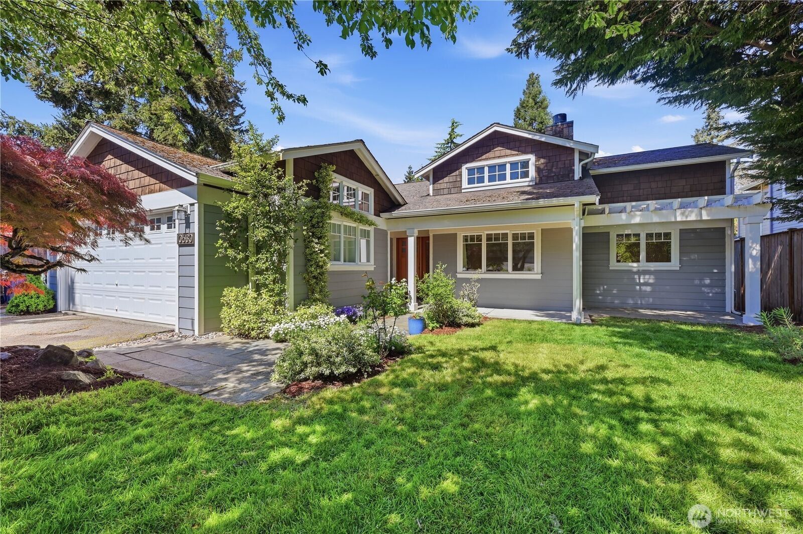 Property Photo:  10630 NE 18th Street  WA 98004 
