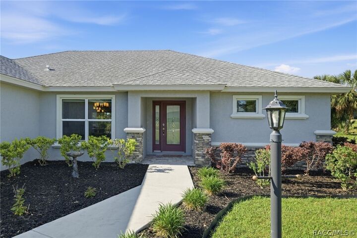 Property Photo:  594 E Hartford Street  FL 34442 