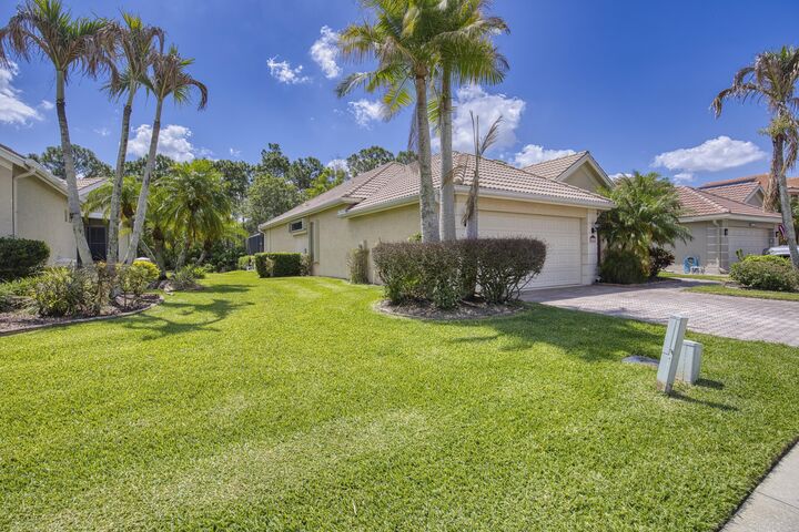 Property Photo:  665 SW Andros Circle  FL 34986 