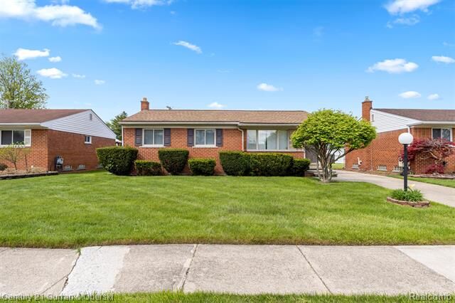Property Photo:  7011 Helen Street  MI 48135 