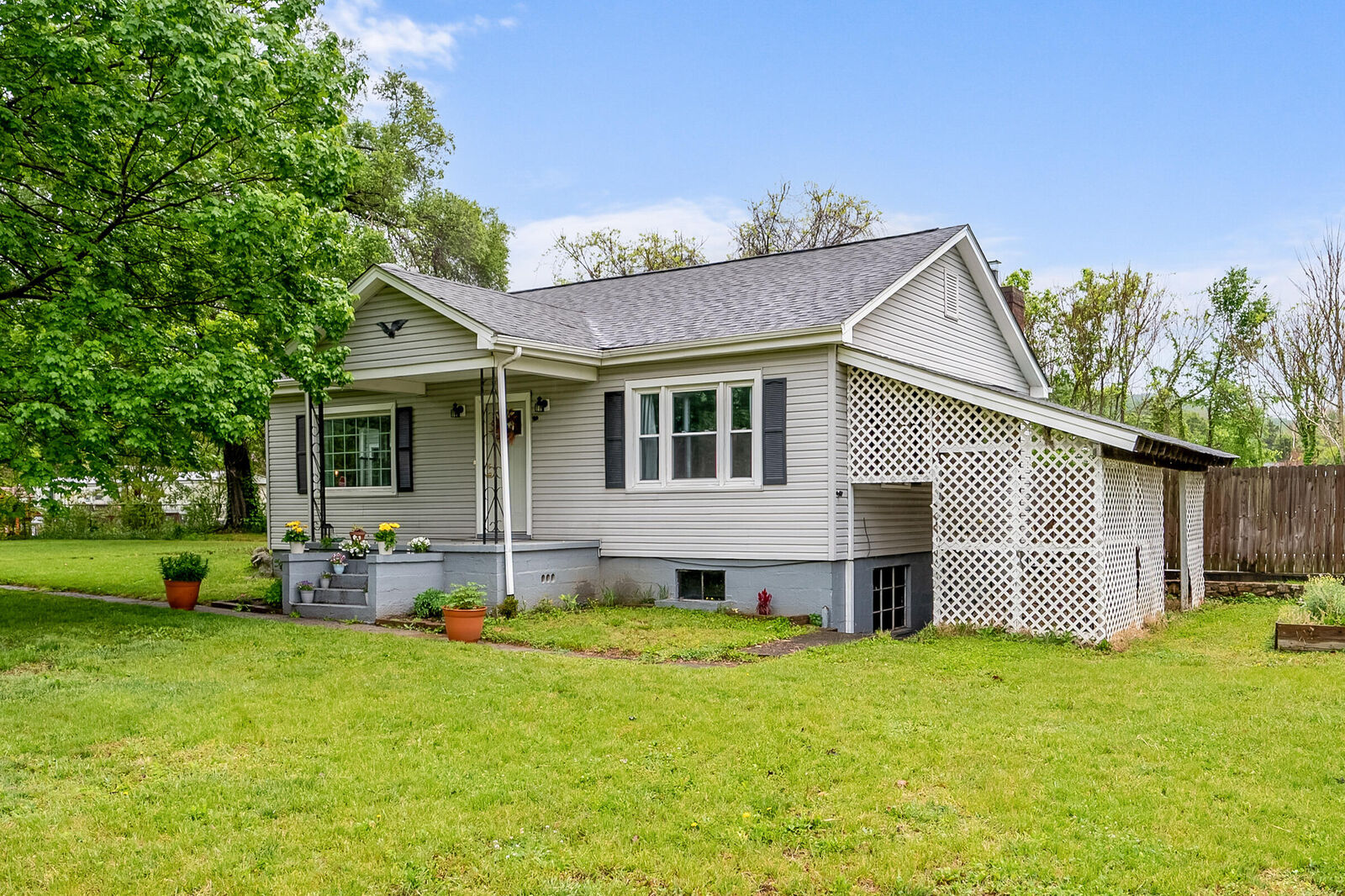 Property Photo:  9151 Roanoke Rd  VA 24087 