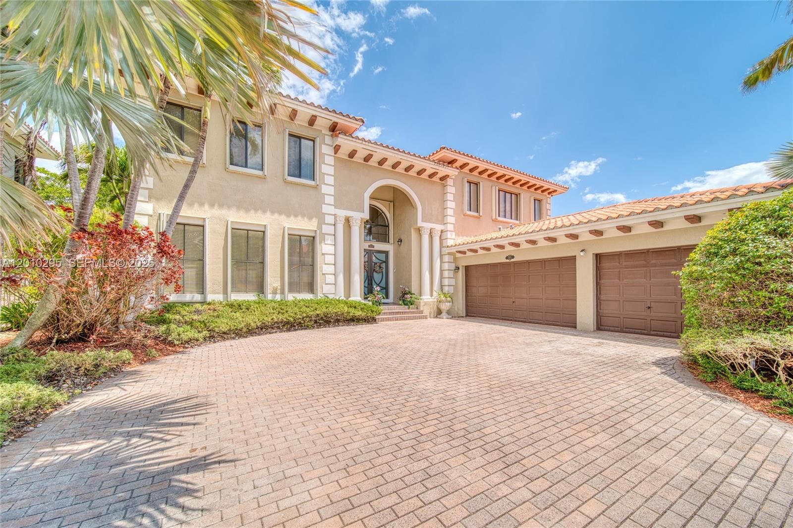 Property Photo:  7601 SW 187th St  FL 33157 