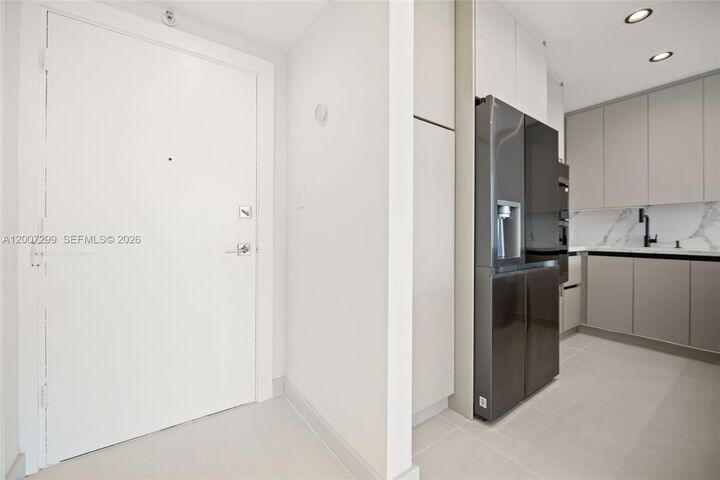 Property Photo:  20 Island Ave 1016  FL 33139 