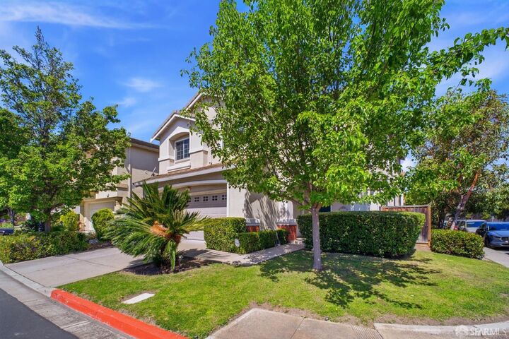 Property Photo:  2201 Mariner Way  CA 94579 